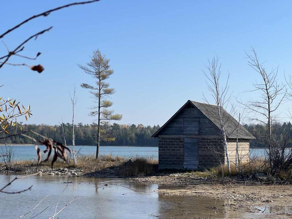 一个不知道干什么的房子